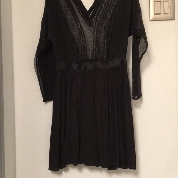 Lace Dress - Picture 7 of 7